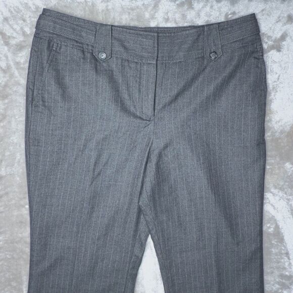 Express Editor Gray Pinstripe Straight Leg Pants Curvy Fit Womens Size 10 - Picture 10 of 15